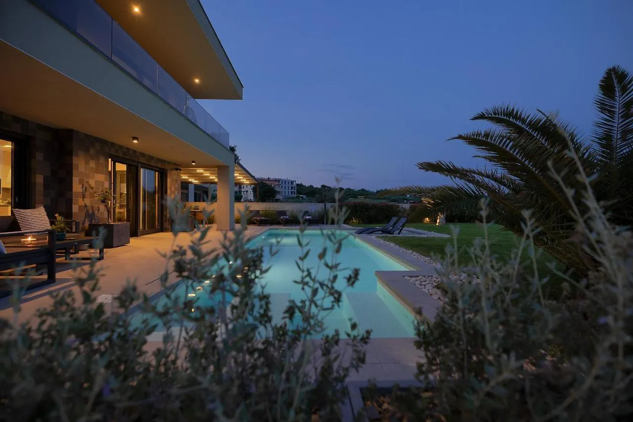 Villa Scala Pomer-Sea View