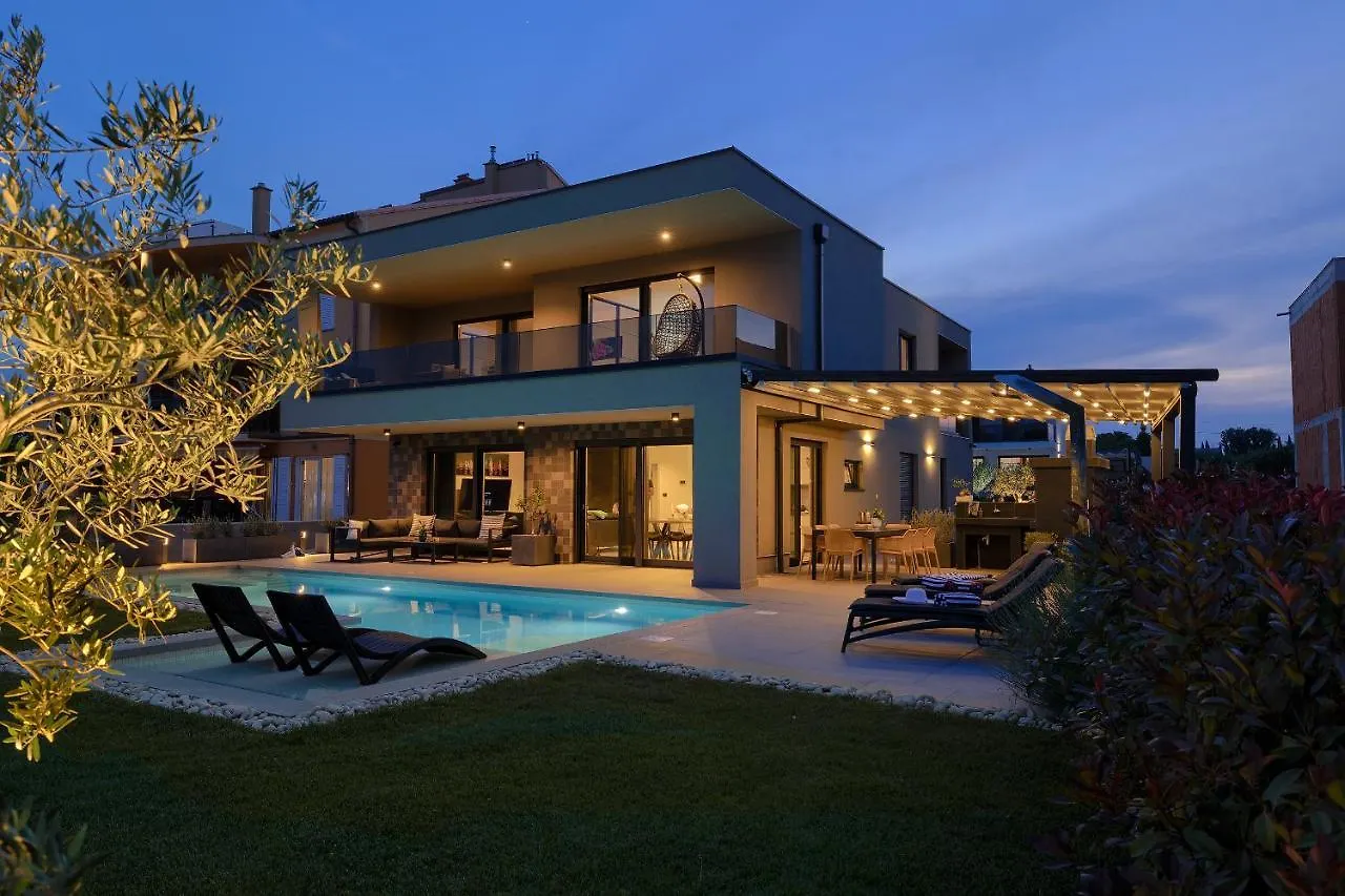 Villa Scala Pomer-Sea View