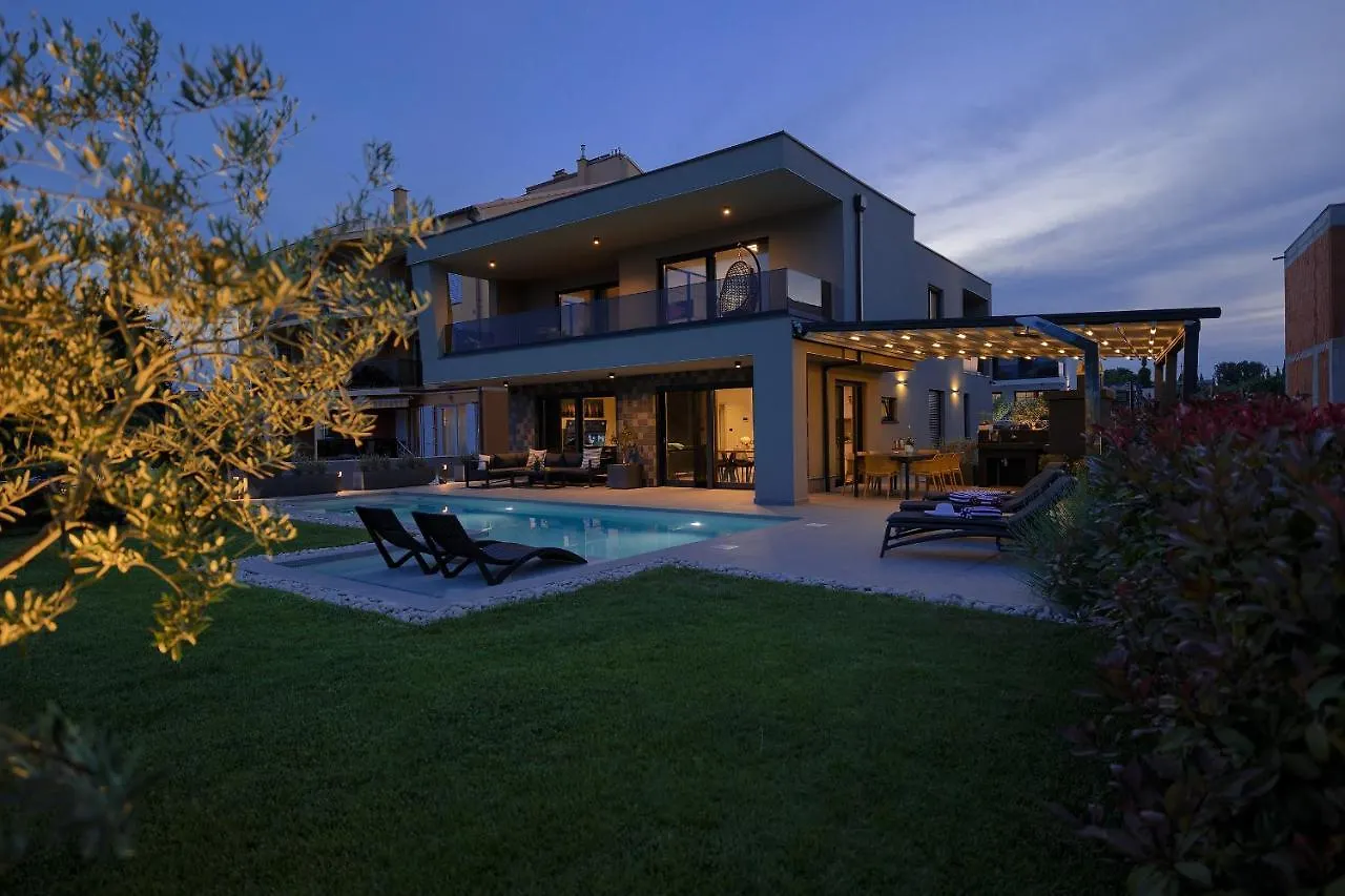 Villa Scala Pomer-Sea View