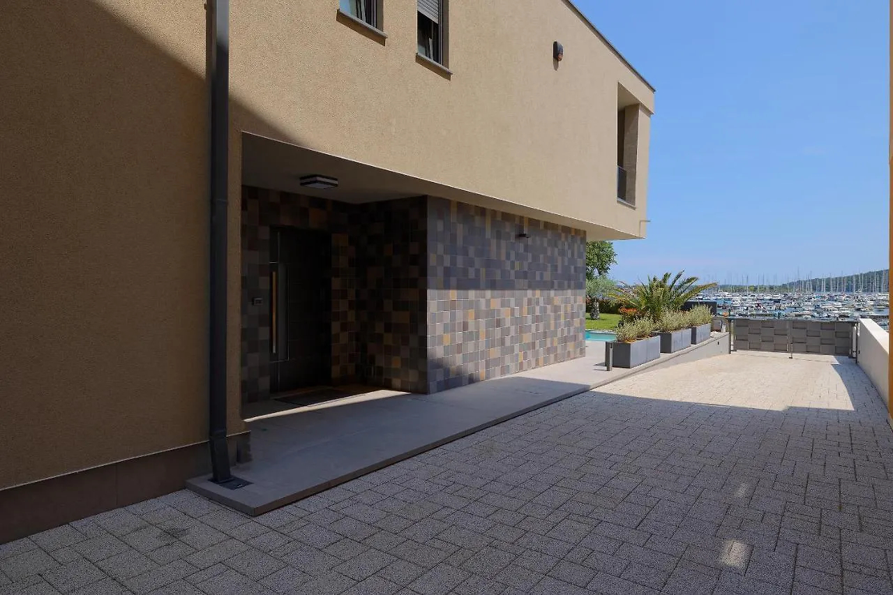 Villa Scala Pomer-Sea View