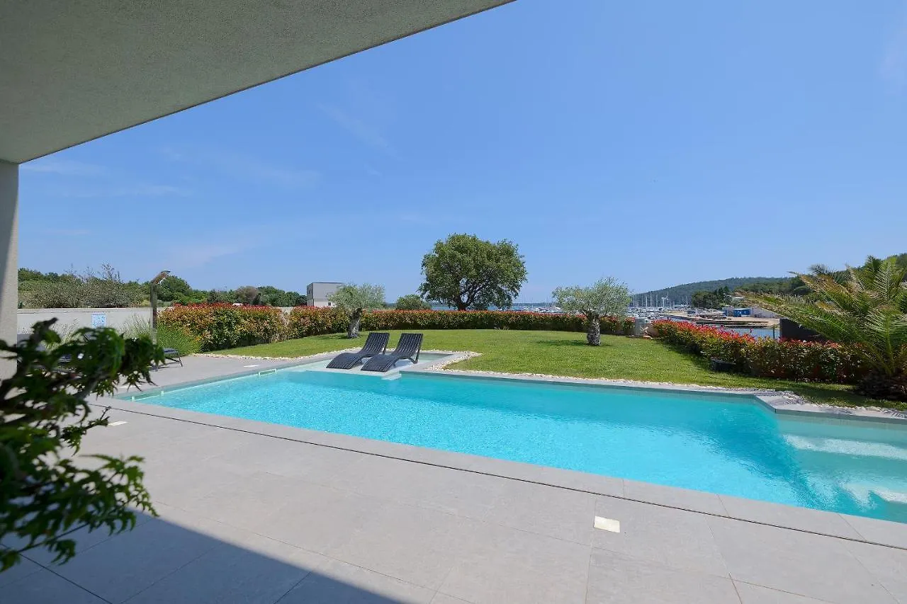 Villa Scala Pomer-Sea View 0*, Pomer