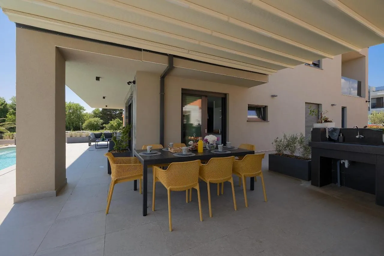 Villa Scala Pomer-Sea View