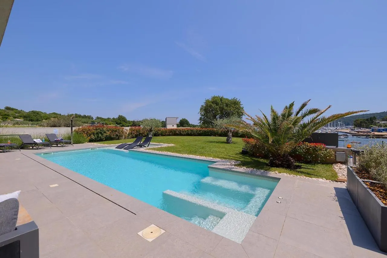 Villa Scala Pomer-Sea View 0*, Pomer